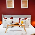 Canary Wharf Apartment