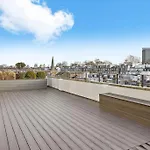 Two Bedroom Flat In Kensington