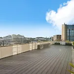Two Bedroom Flat In Kensington