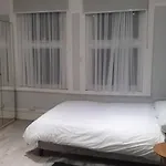 Studio Flat In Lovely Alexandra Palace London