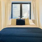 Modern Chic Flat In Shoreditch