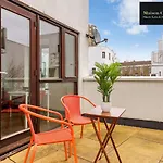 Eden 2Bedroom Apt Sleeps 6 In London With Wifi & Leisure By Maison Christo Property Short Lets & Serviced Accommodation