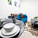 Weekly & Monthly Stay - Beautiful 2 Bed House With Free Parking - Relocation, Business & Group - 5 Guests - By Den Accommodation Short Lets & Serviced Accommodation, Woolwich