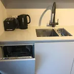 Brand New Studio Outhouse Putney Sw15