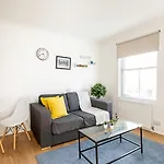 Convenient Studio Near Victoria