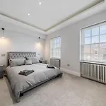 Modern 4 Bedroom Townhouse With Cinema Room In The Heart Of London Se1