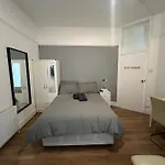 Private Self Contained Studio In The Heart Of Golders Green