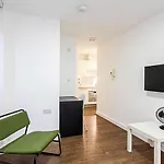 Chamber Street Apartment 2