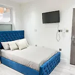 Studio Apartment-Studio 1-Tooting