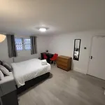 Cosy Apartment By Clapham South Underground!