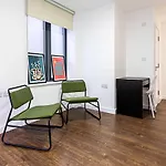 Chamber Street Apartment 2
