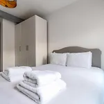 Trendy Elephant And Castle Home