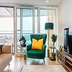 The Panoramic Urban Oasis