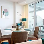 The Panoramic Urban Oasis