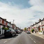 Homestay Near Tottenham Hotspur Stadium