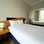 Super Flat In The Heart Of Westminster
