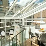 Elegant 2Bd Duplex With Outdoor Patio/Glass Canopy