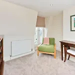 Family Home Near Clapham Common By Underthedoormat