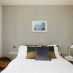 The Jasper Walk Escape - Charming 2Bdr Flat With Balcony