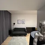 Lhr Apartments
