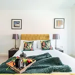 Luxury Riverview Greenwich 2Bed Apt- Sleep 6 Guests-5Min From 02 Arena- Playstation 4 Provided