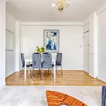 Marble Arch 2-Bedroom Apartment