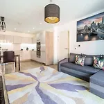 Luxury Riverview Greenwich 2Bed Apt- Sleep 6 Guests-5Min From 02 Arena- Playstation 4 Provided