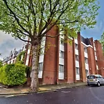 Big And Bright 2 X Double Bedroom Flat In Highgate