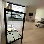 Stunning 4 Bed Mews House With Patio