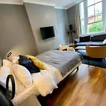 Stylish Studio Near Regents Park N6