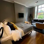 Stylish Studio Near Regents Park N6