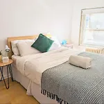Cinema Set Up, Sleeps 10 Ppl, Central