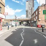 Bright & Modern 2-Bed Apartment In Vibrant East London