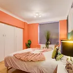 Hyde Park Private Family Apartment