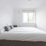 Modern Luxury Apartment By Mile End