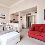 Stunning Flat In Notting Hill
