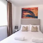 Glamorous Central Apartment