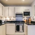 Glamorous Central Apartment
