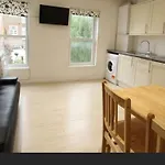Redecorated Double Room With Shared Bathroom -Rm3