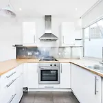 Chic Flat In London Sw6
