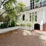 Well-Positioned Studio Flat