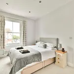 Spacious Family Home With Garden