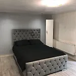 1 Bedroom Apartment By London Stratford