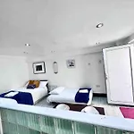 Studio Apartment In London