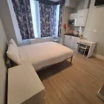 17 Elm Road
