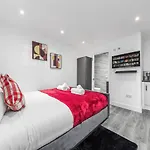 Serviced Ensuite Room Finsbury Park London N19