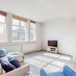 Spacious 2 Bedroom Flat With Garden In Acton