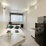 Remarkable 1-Bed House In London