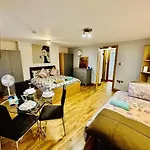 One Bed Apartment In Camden London