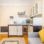 Private Flats In 17Th Century Townhouse, Trafalgar Square, Embankment, Waterloo